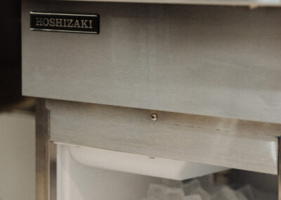 Klare Volleiswürfel aus der Hoshizaki Eismaschine