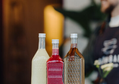 Saft, Sirup und Spirituohne aus eigener Herstellung
